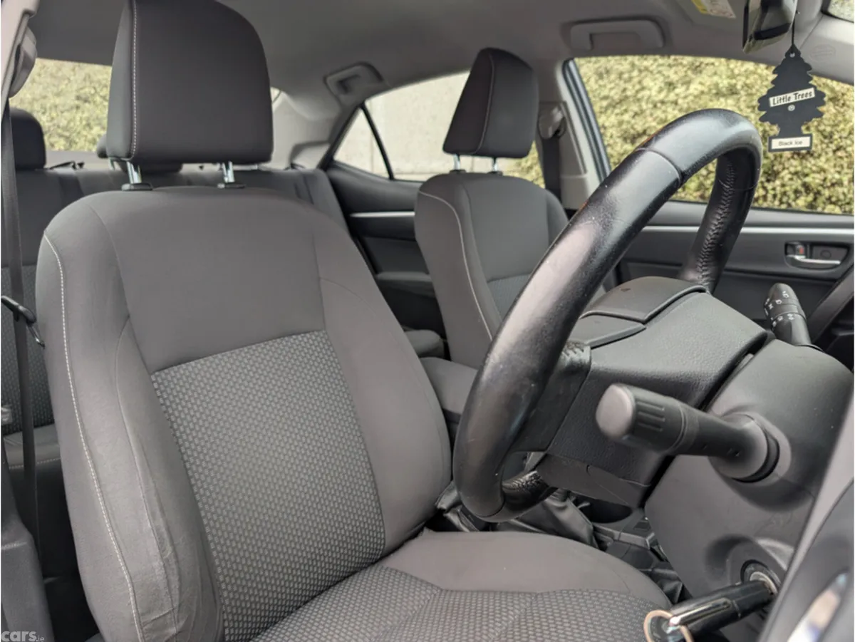 Toyota Corolla Saloon, Petrol, 2017, Grey