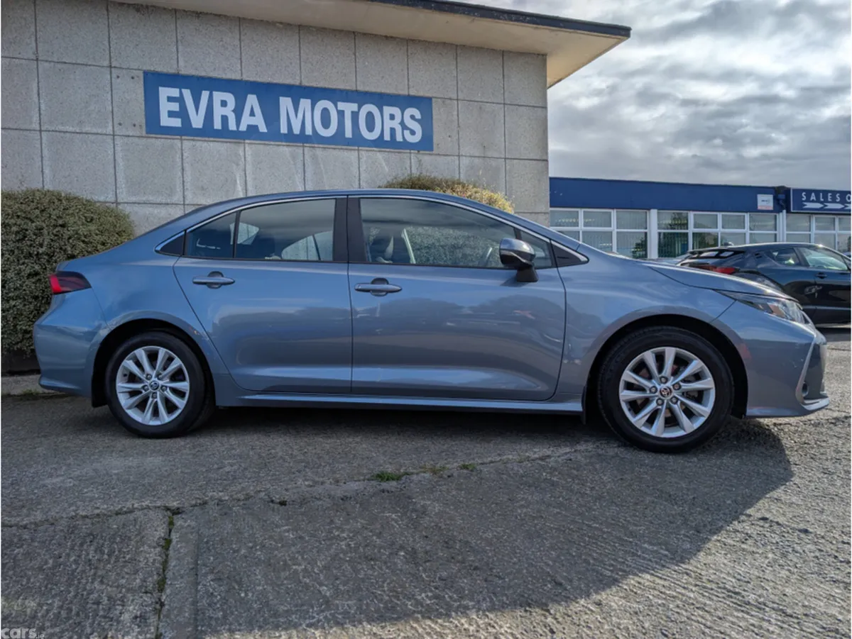 Toyota Corolla Saloon, Petrol Hybrid, 2023, Grey