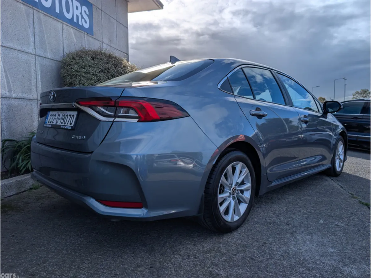 Toyota Corolla Saloon, Petrol Hybrid, 2023, Grey