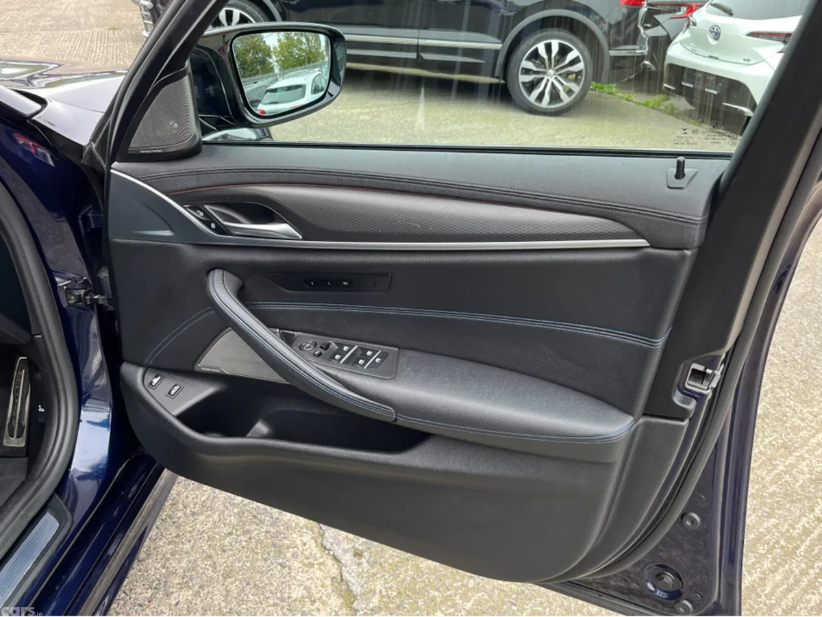 BMW 5-Series Saloon, Petrol Plug-in Hybrid, 2021, Blue