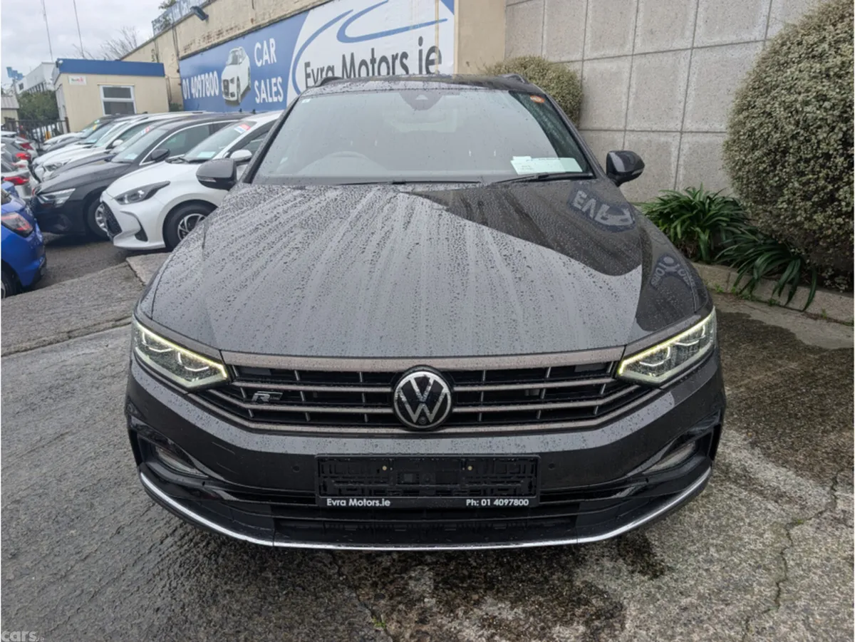 Volkswagen Passat Estate, Diesel, 2023, Grey