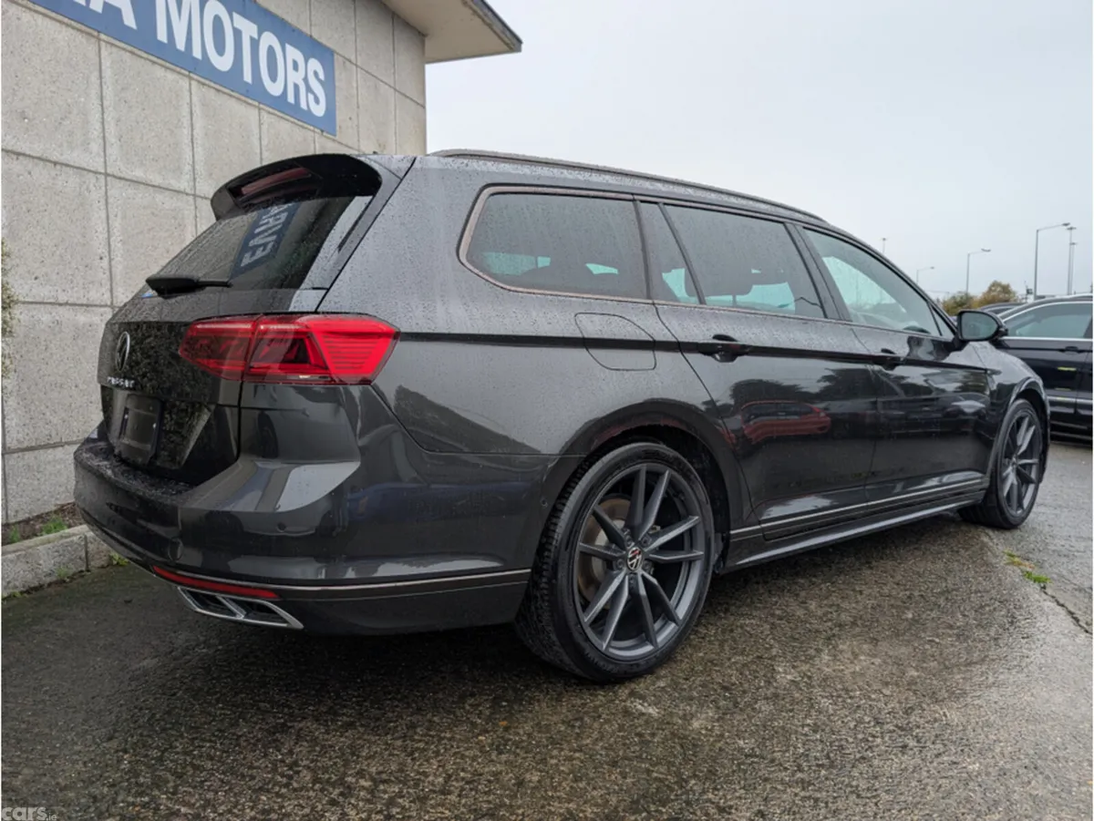 Volkswagen Passat Estate, Diesel, 2023, Grey