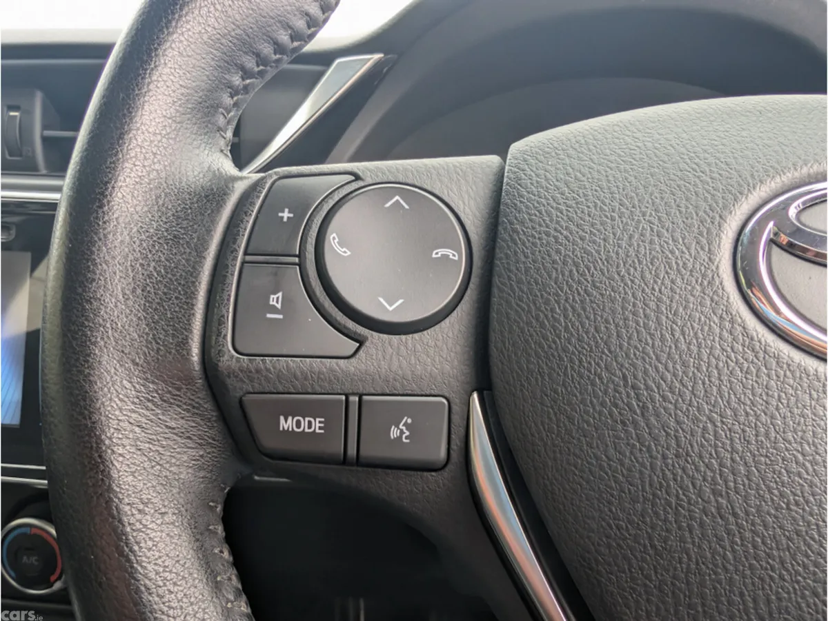 Toyota Corolla Saloon, Petrol, 2017, Grey