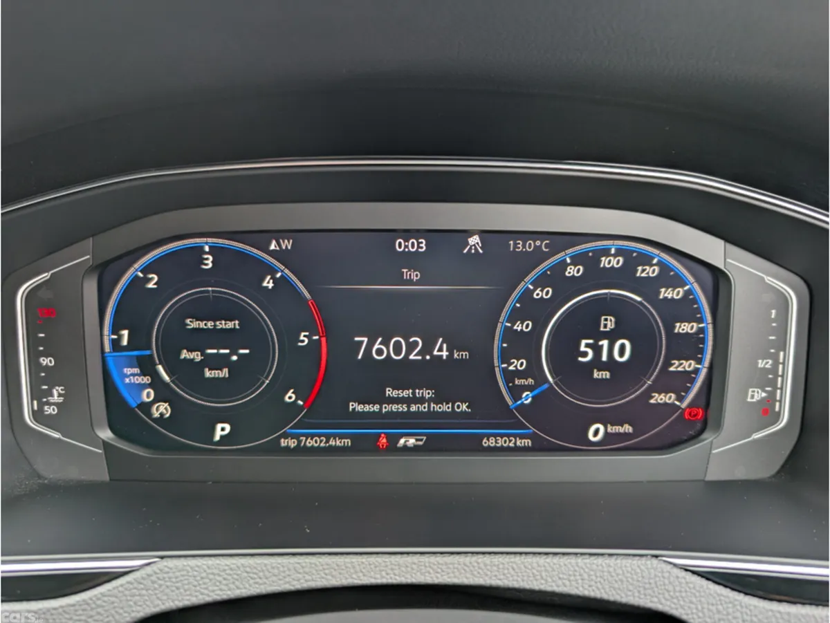 Volkswagen Passat Estate, Diesel, 2023, Grey