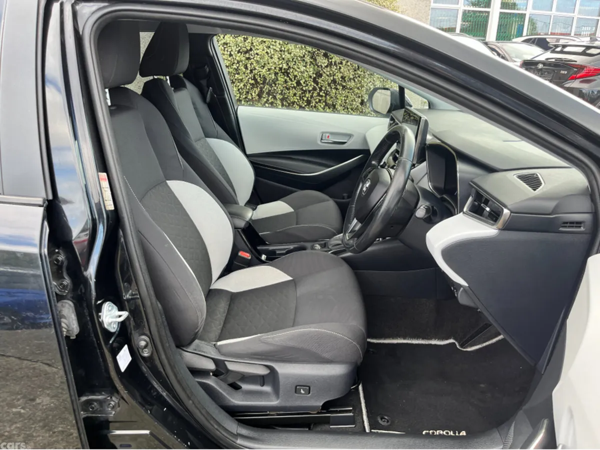 Toyota Corolla Estate, Petrol Hybrid, 2022, Black