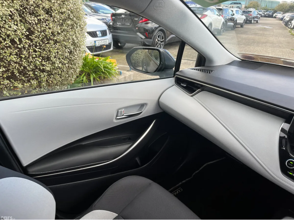 Toyota Corolla Estate, Petrol Hybrid, 2022, Black