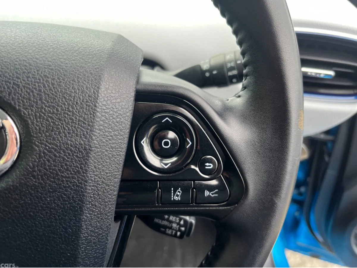 Toyota Prius Saloon, Petrol Hybrid, 2019, Blue