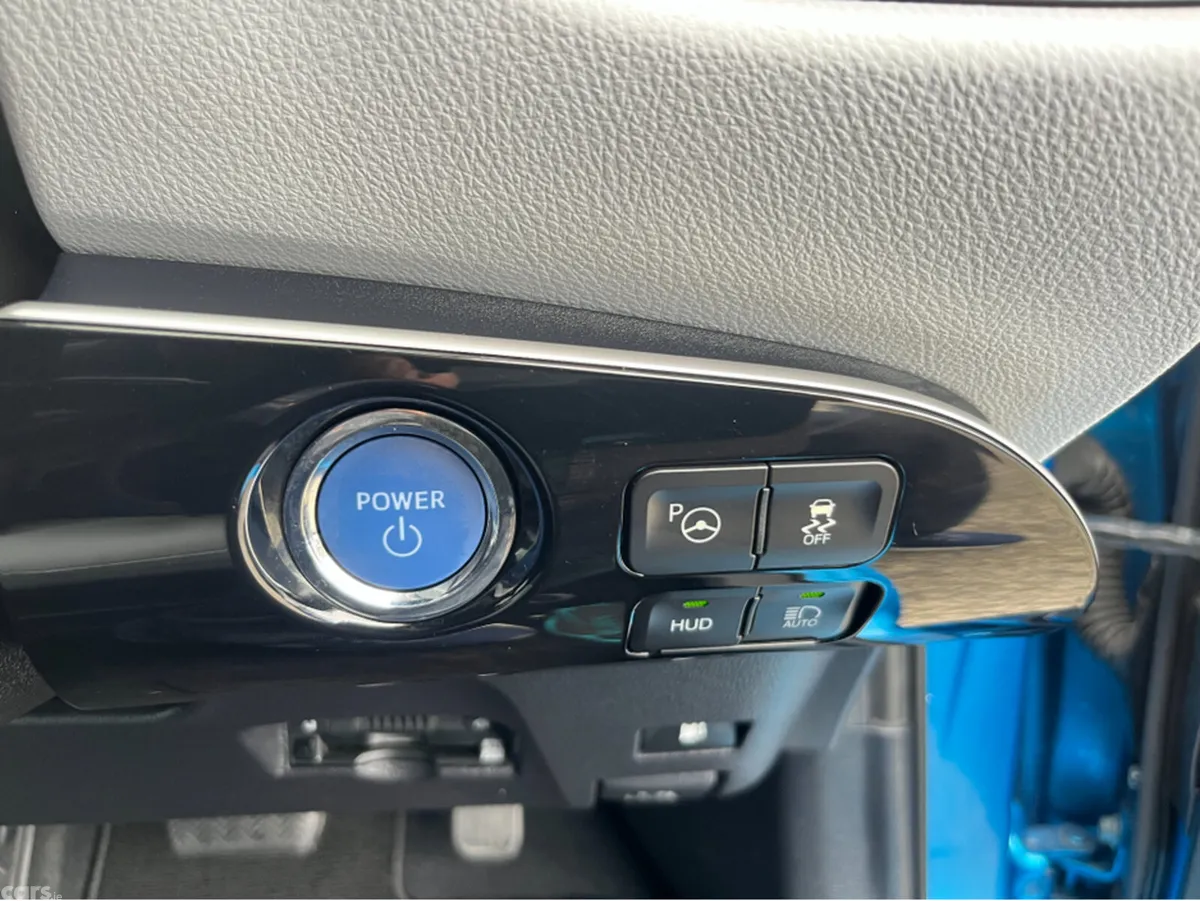 Toyota Prius Saloon, Petrol Hybrid, 2019, Blue