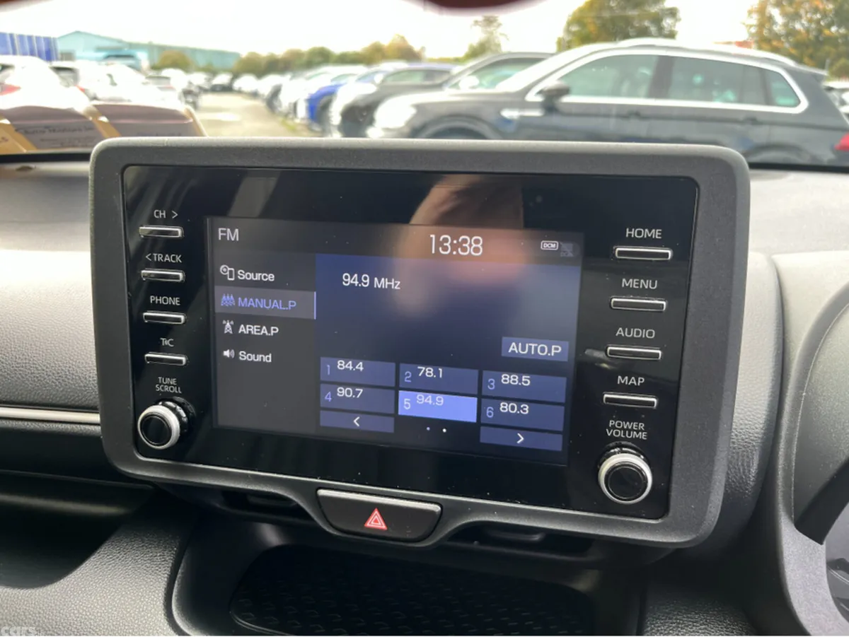 Toyota Yaris Hatchback, Petrol Hybrid, 2023, White