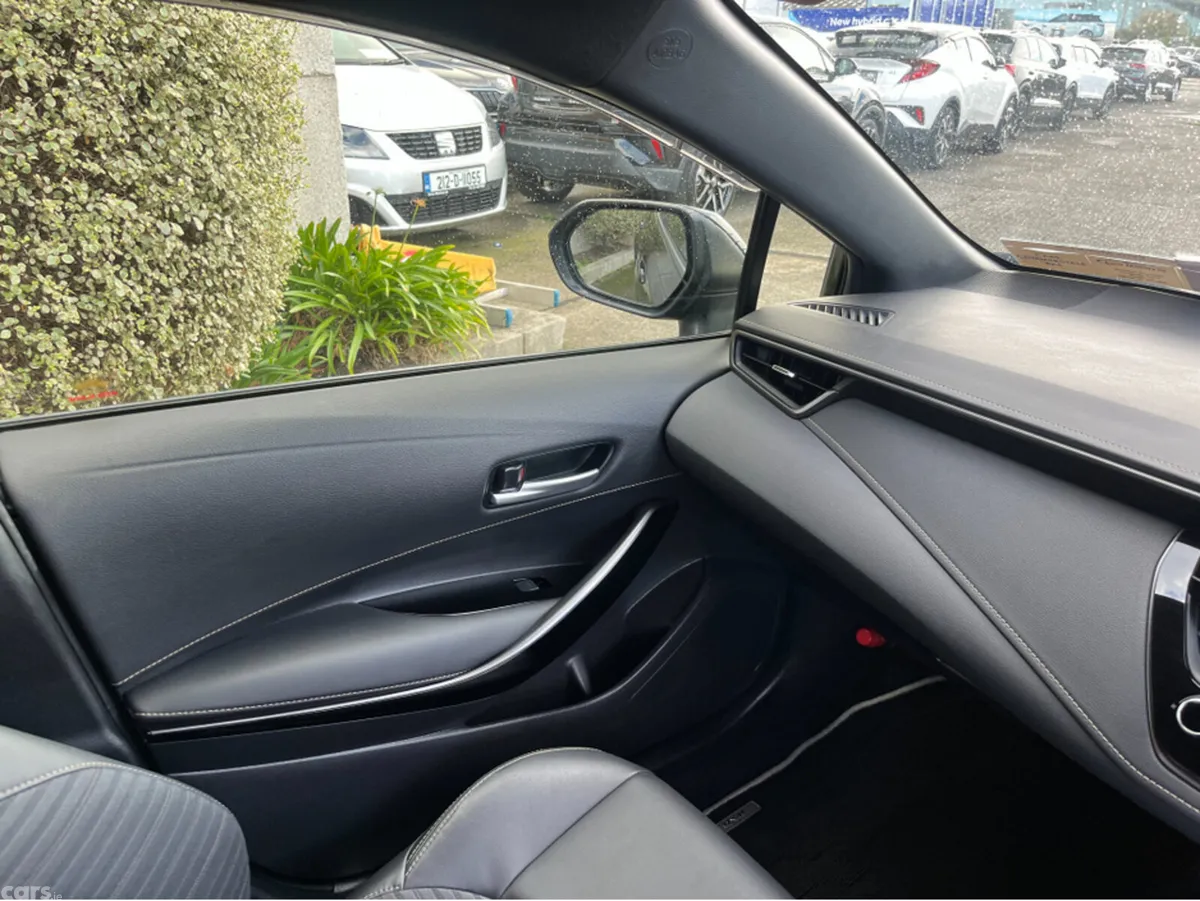 Toyota Corolla Estate, Petrol Hybrid, 2020, Black