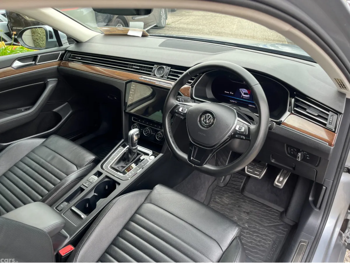Volkswagen Passat Saloon, Diesel, 2018, Grey