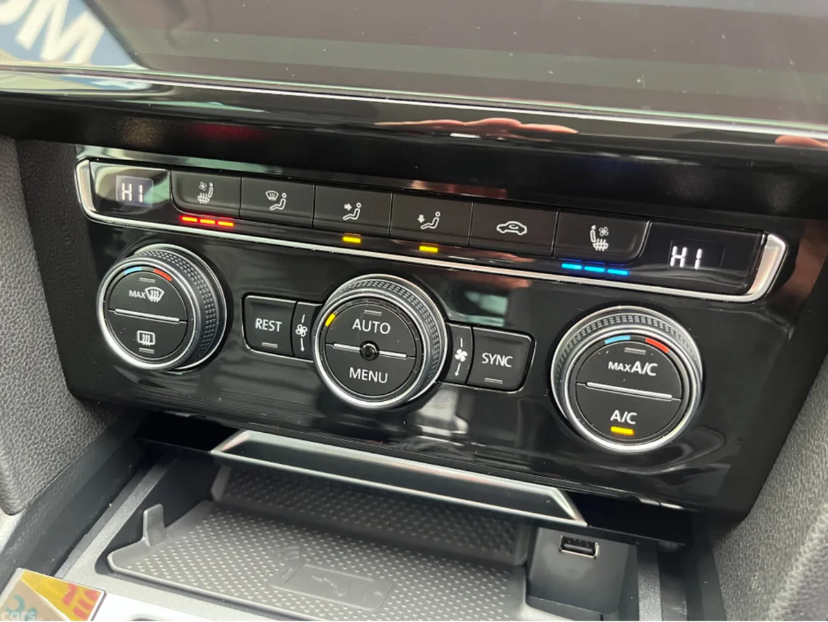 Volkswagen Passat Saloon, Diesel, 2018, Grey