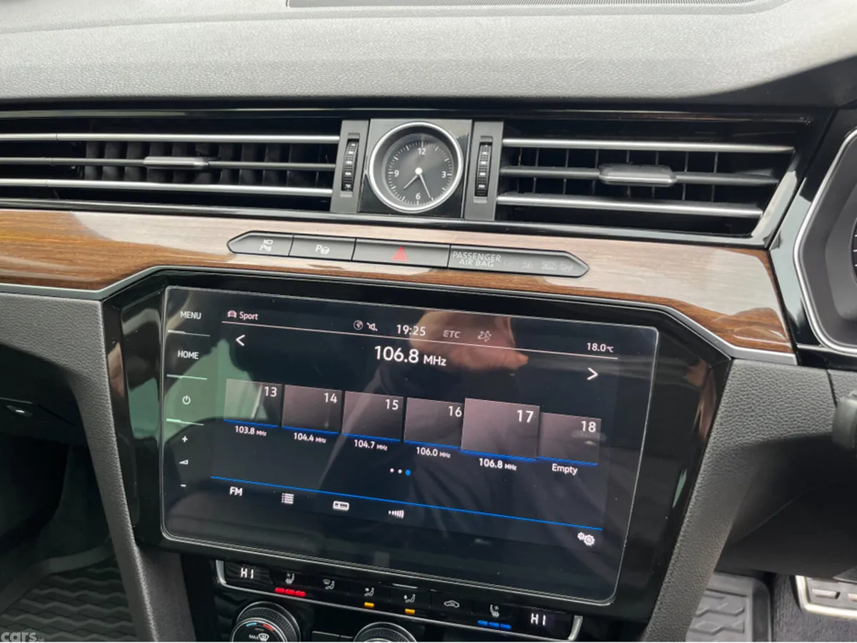 Volkswagen Passat Saloon, Diesel, 2018, Grey