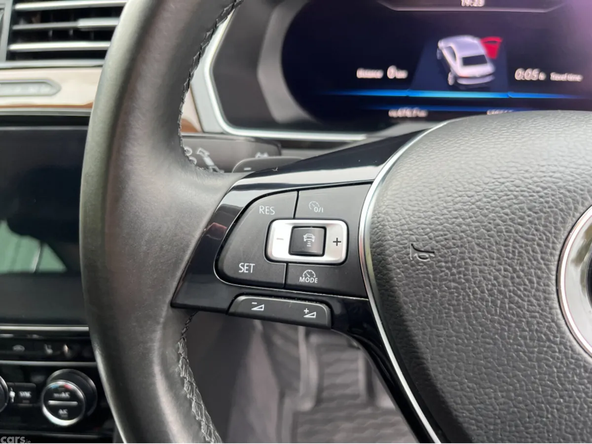 Volkswagen Passat Saloon, Diesel, 2018, Grey