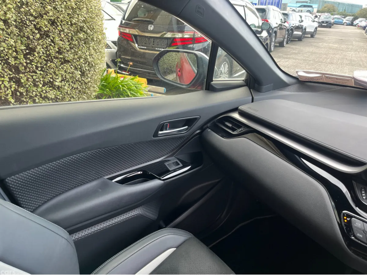 Toyota C-HR SUV, Petrol Hybrid, 2021, Red