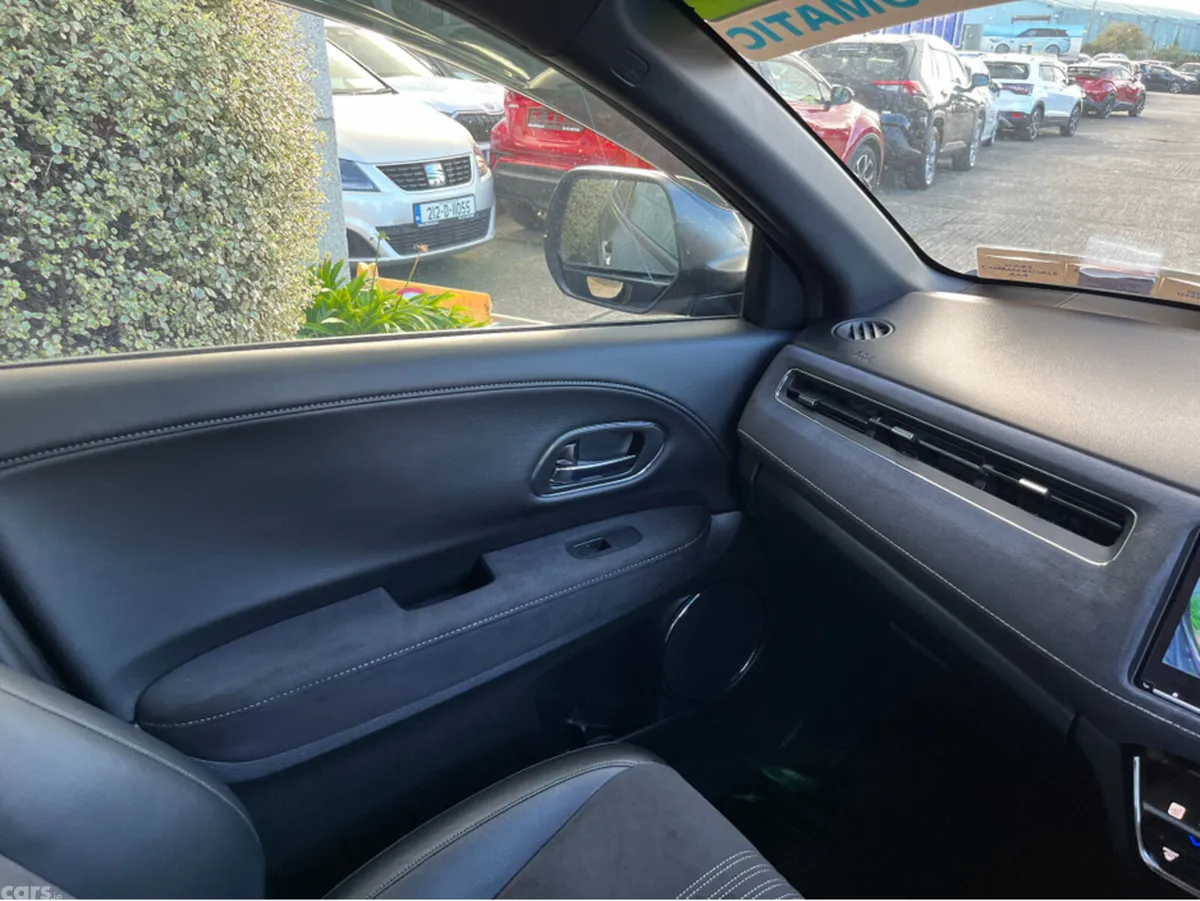 Honda Vezel SUV, Petrol Hybrid, 2021, Black