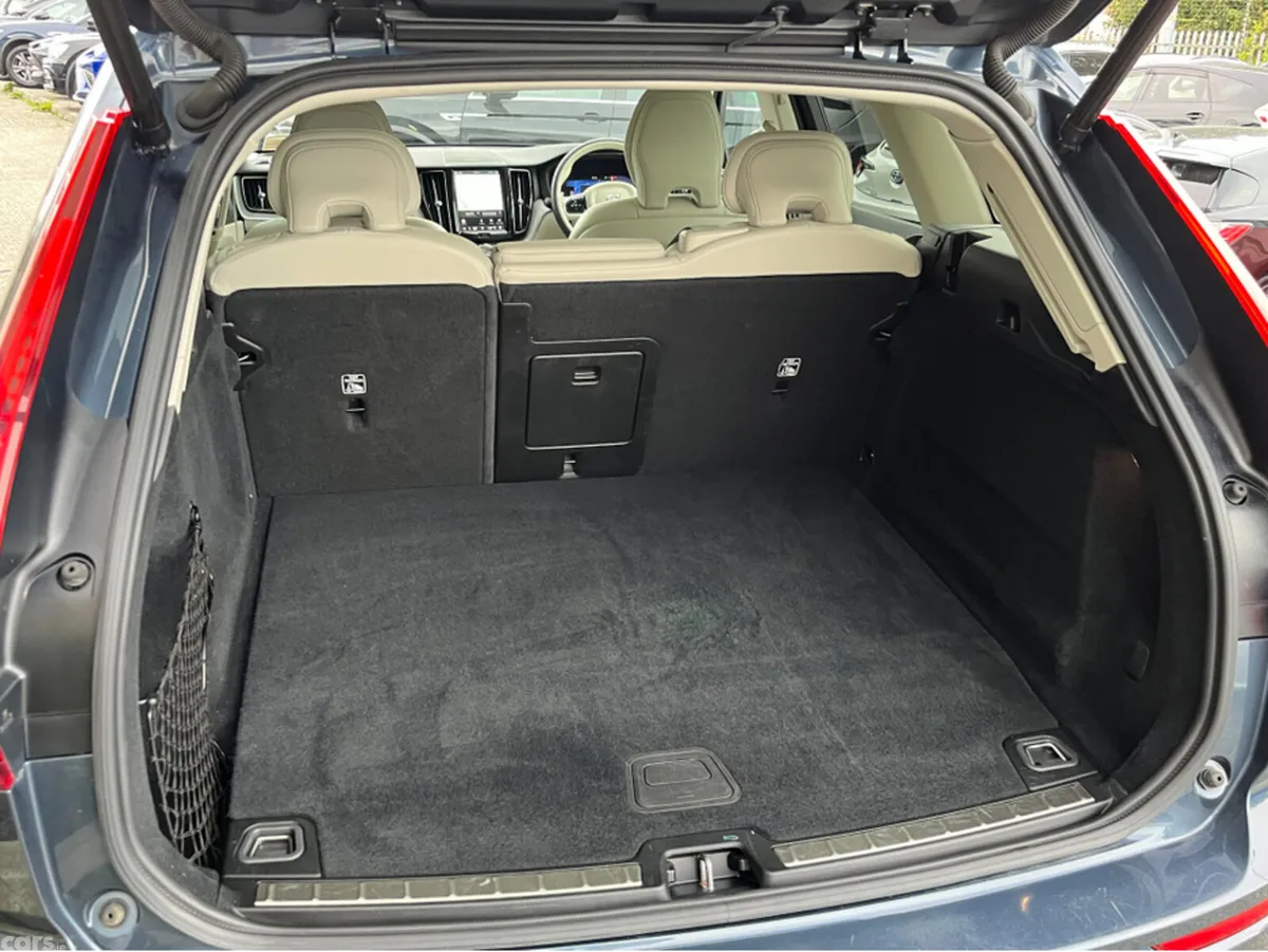 Volvo XC60 SUV, Petrol Plug-in Hybrid, 2024, Blue