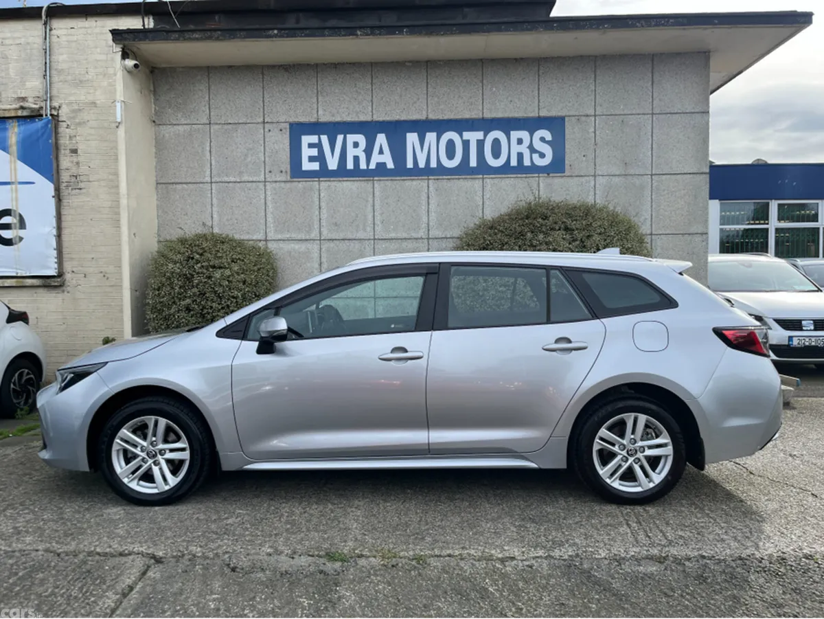 Toyota Corolla Estate, Petrol Hybrid, 2022, Grey