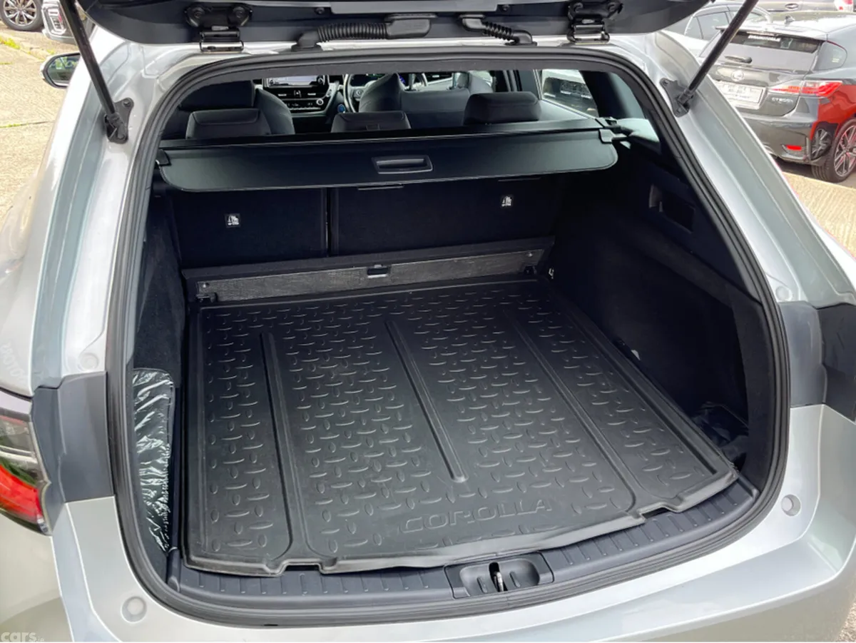 Toyota Corolla Estate, Petrol Hybrid, 2022, Grey