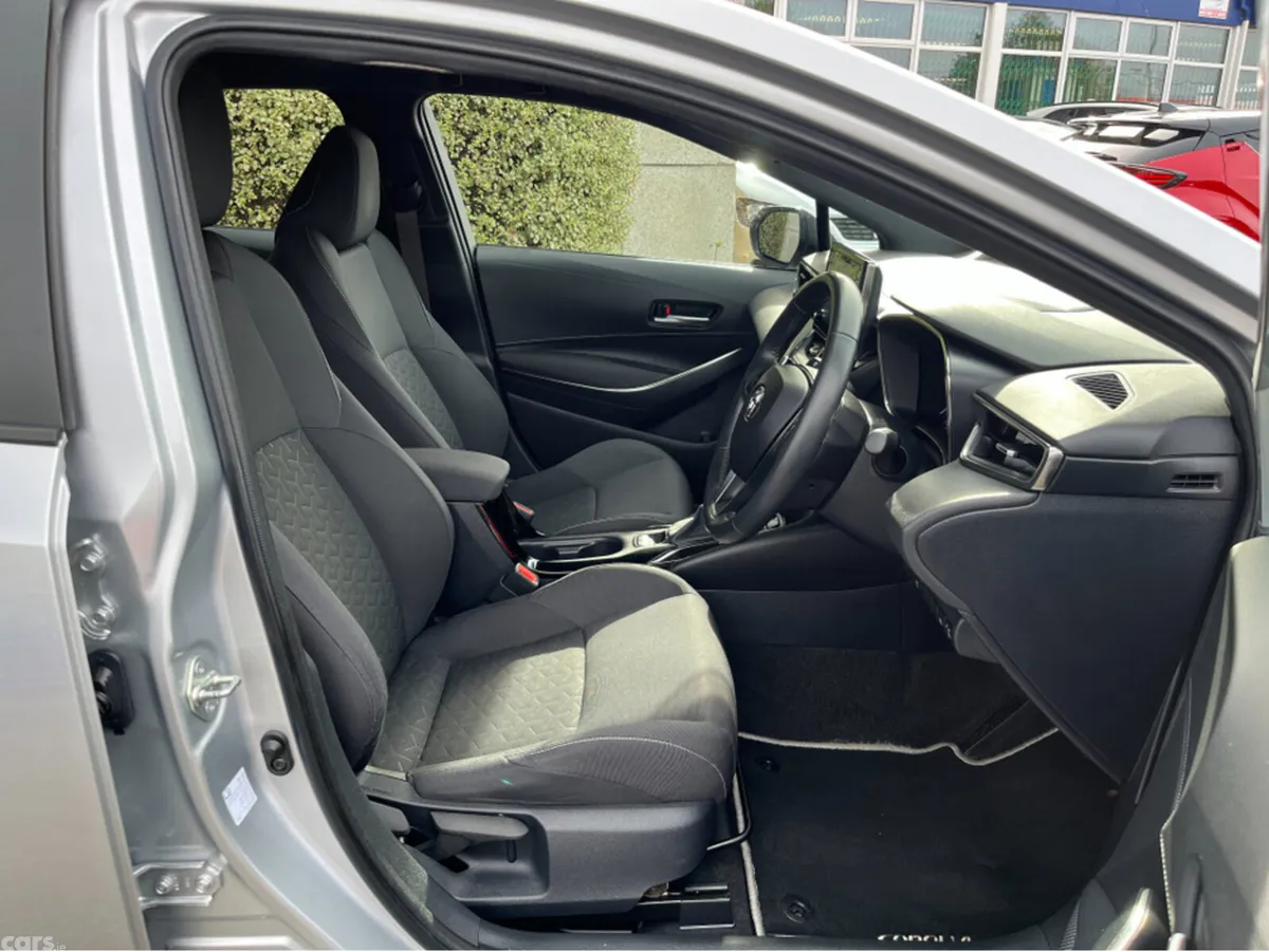 Toyota Corolla Estate, Petrol Hybrid, 2022, Grey