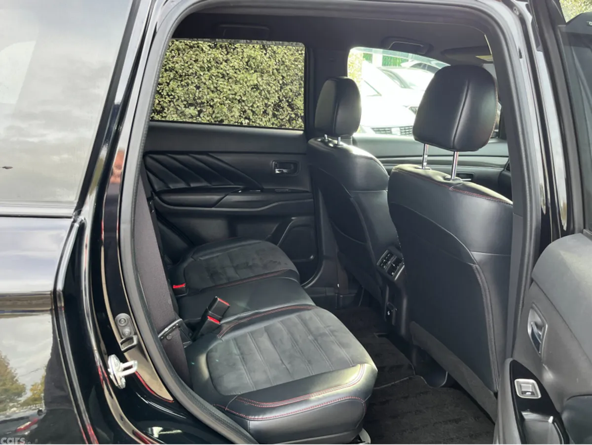 Mitsubishi Outlander SUV, Petrol Plug-in Hybrid, 2021, Black