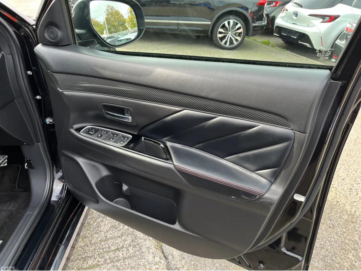 Mitsubishi Outlander SUV, Petrol Plug-in Hybrid, 2021, Black