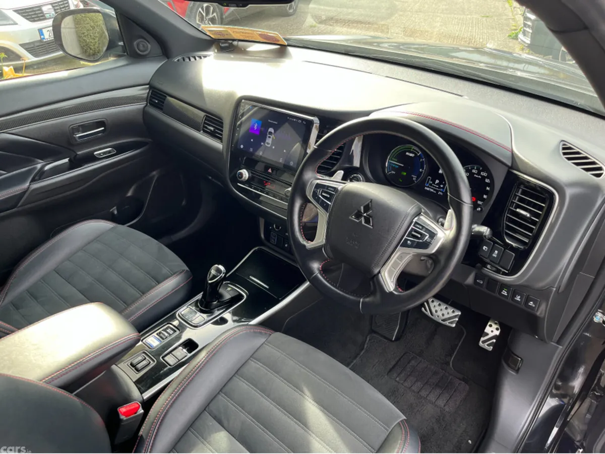 Mitsubishi Outlander SUV, Petrol Plug-in Hybrid, 2021, Black