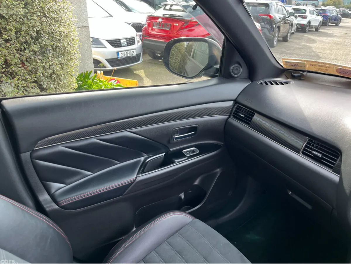 Mitsubishi Outlander SUV, Petrol Plug-in Hybrid, 2021, Black
