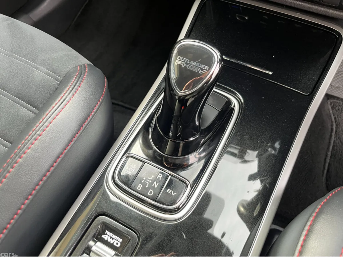 Mitsubishi Outlander SUV, Petrol Plug-in Hybrid, 2021, Black