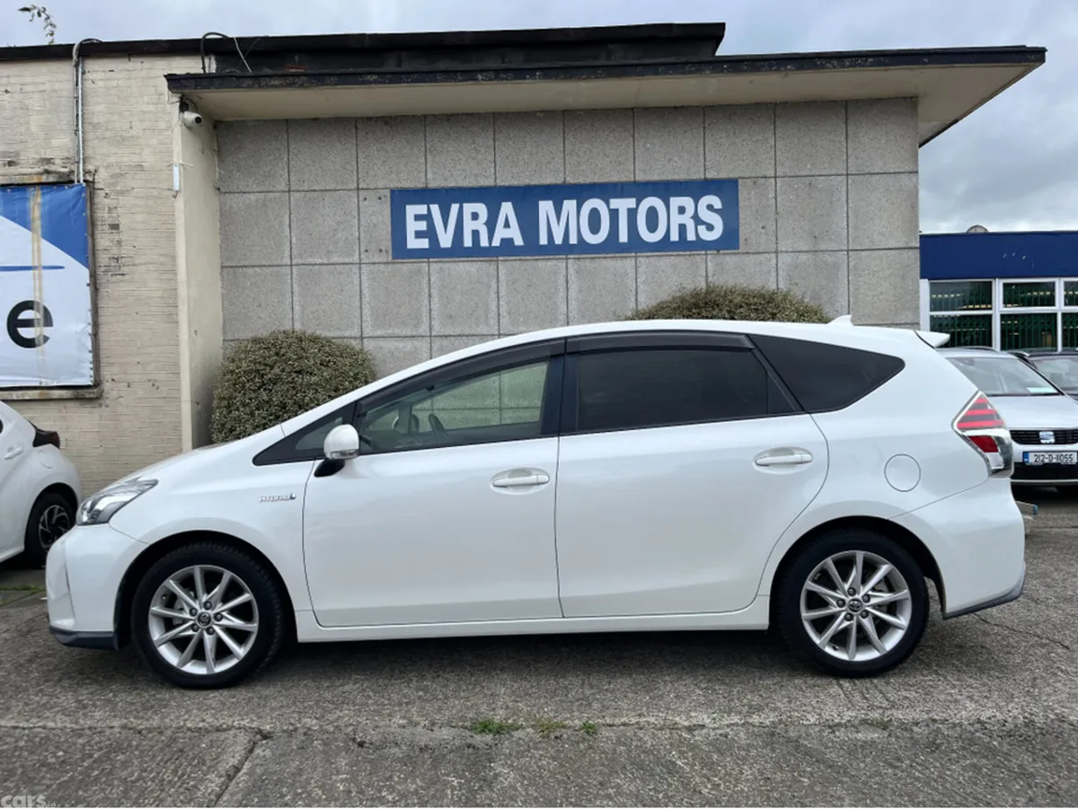 Toyota Prius MPV, Petrol Hybrid, 2019, White