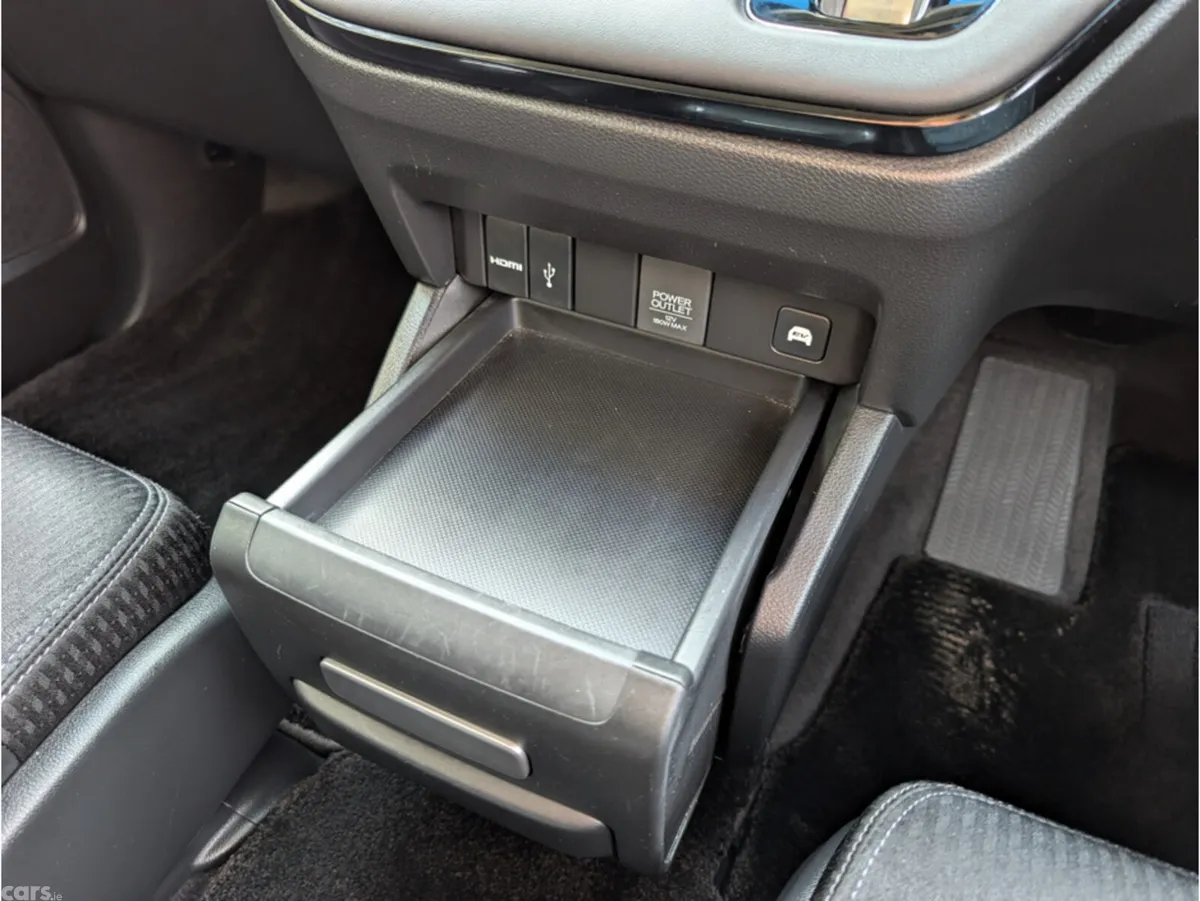Honda Odyssey MPV, Petrol Hybrid, 2021, White