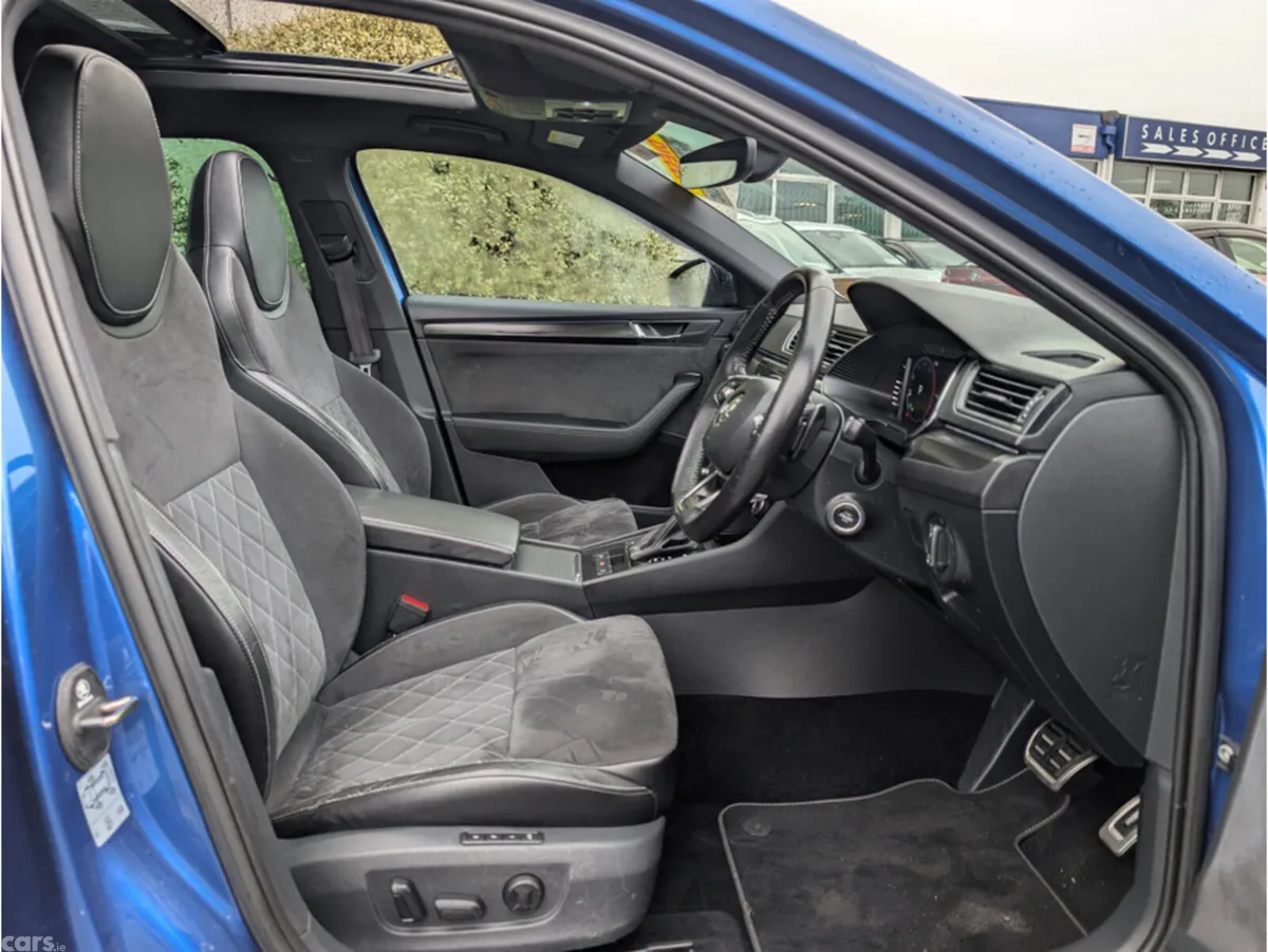 Skoda Superb Estate, Diesel, 2023, Blue
