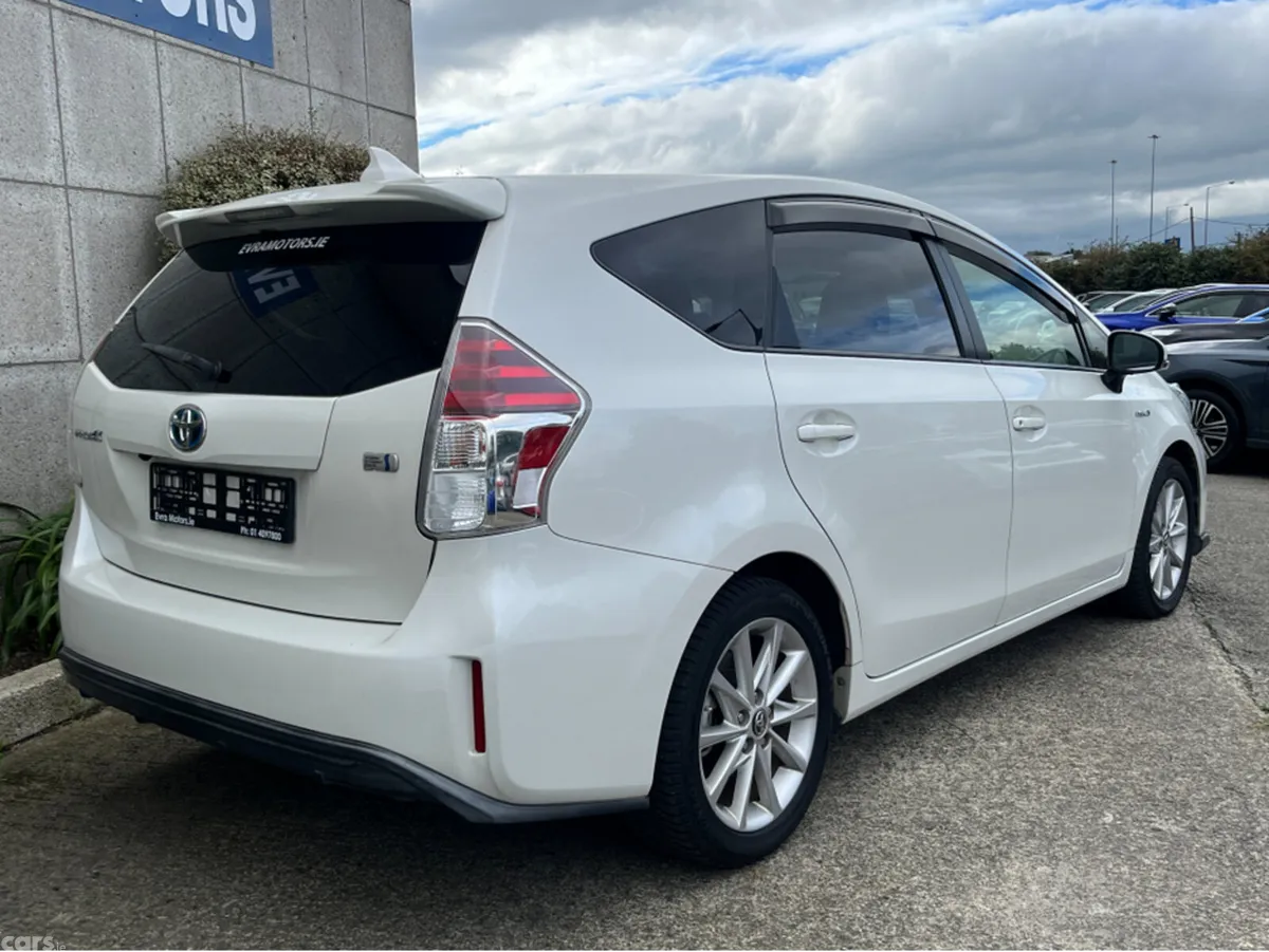 Toyota Prius MPV, Petrol Hybrid, 2019, White