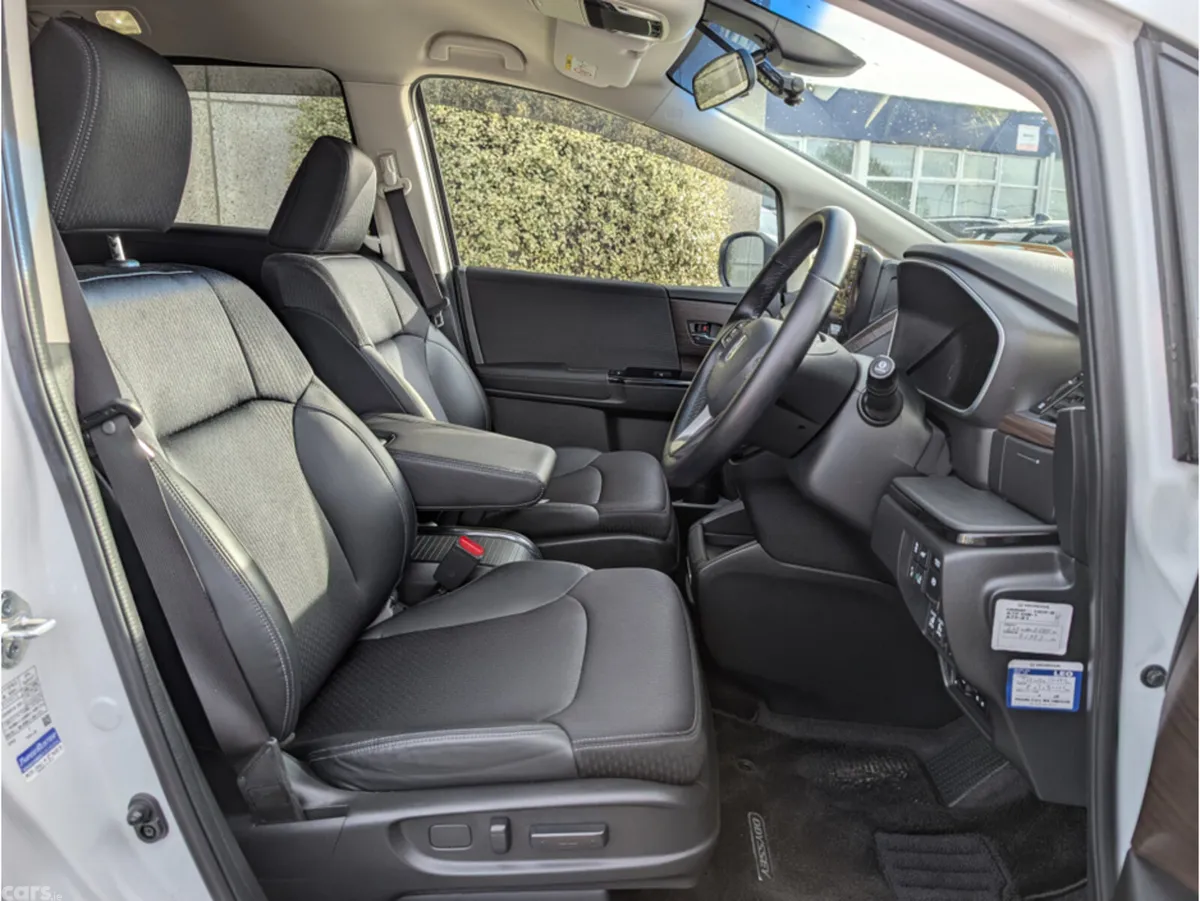 Honda Odyssey MPV, Petrol Hybrid, 2021, White