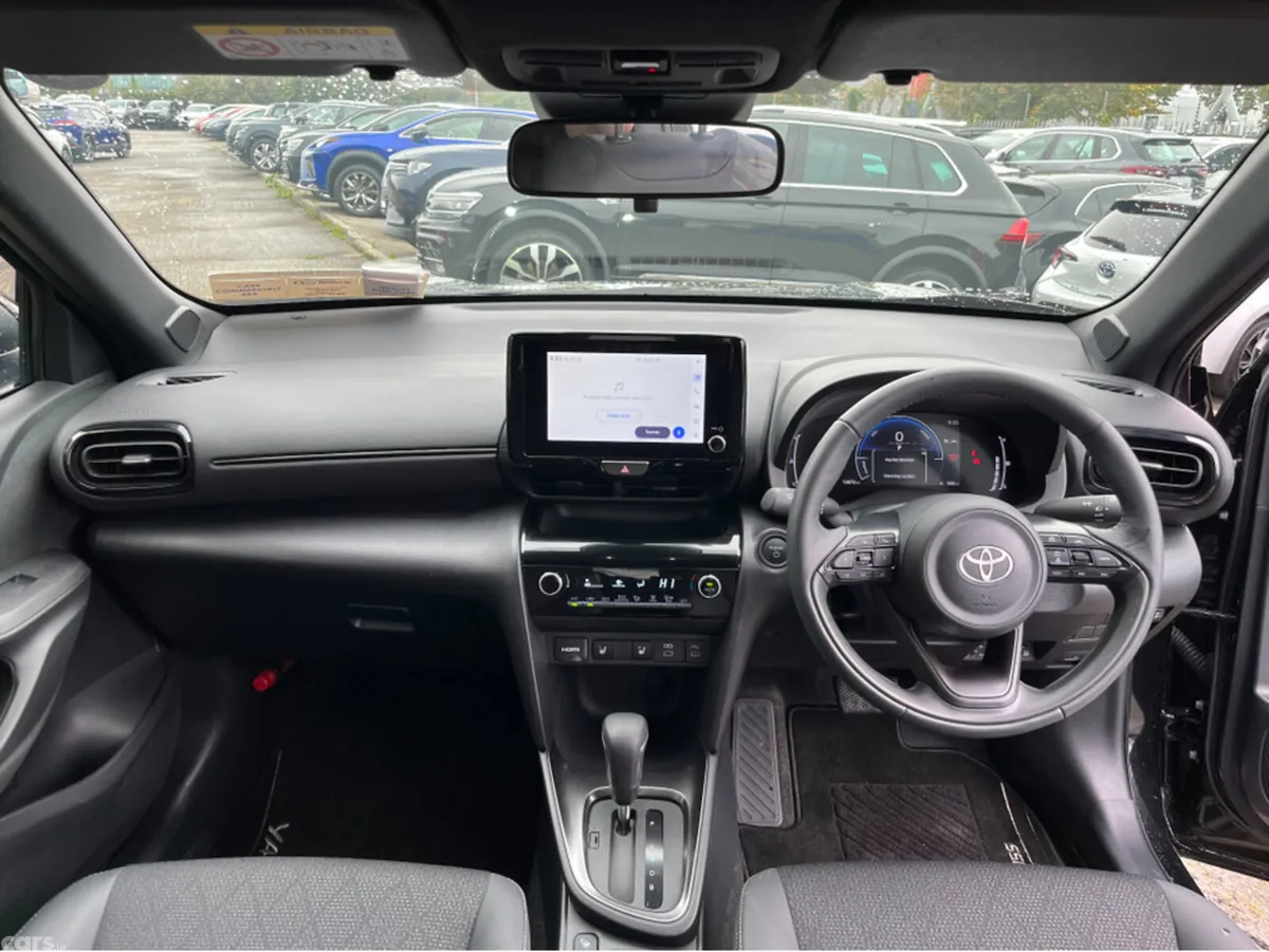 Toyota Yaris Cross SUV, Petrol Hybrid, 2025, Black
