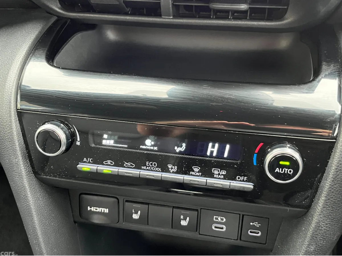 Toyota Yaris Cross SUV, Petrol Hybrid, 2025, Black