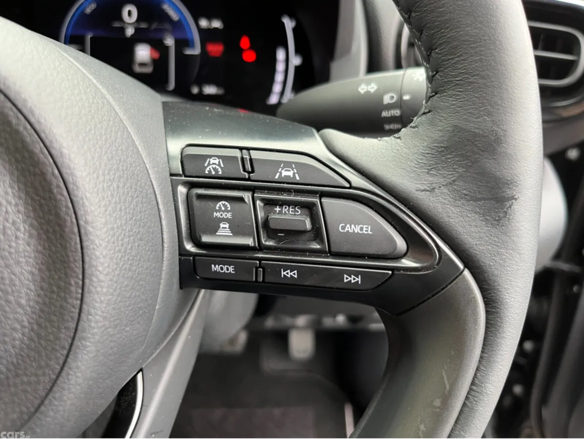 Toyota Yaris Cross SUV, Petrol Hybrid, 2025, Black