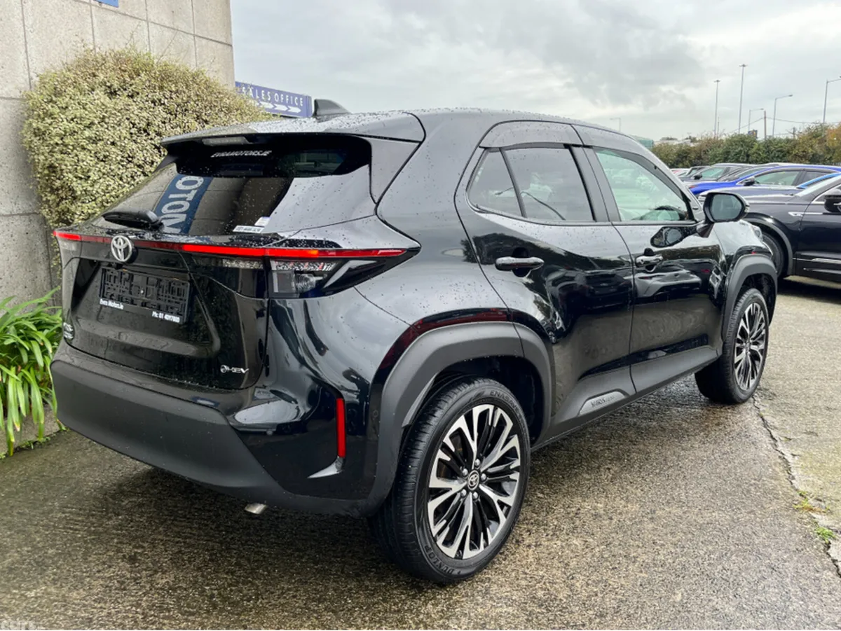 Toyota Yaris Cross SUV, Petrol Hybrid, 2025, Black
