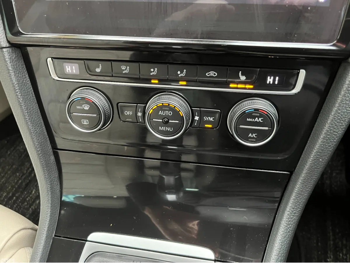Volkswagen Golf Estate, Diesel, 2019, Blue