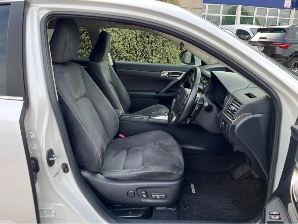 Lexus CT Hatchback, Petrol Hybrid, 2021, White