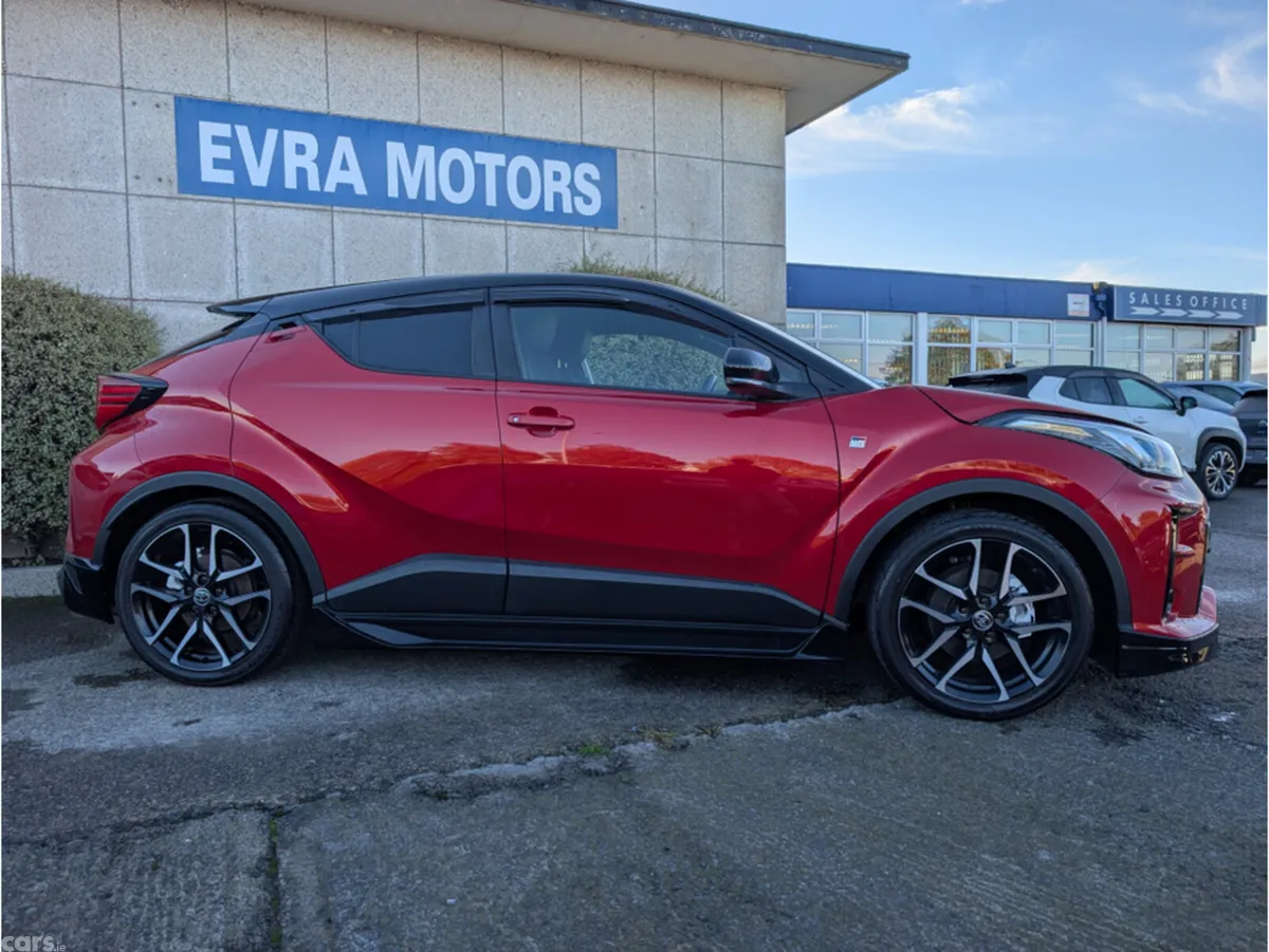 Toyota C-HR SUV, Petrol Hybrid, 2023, Red