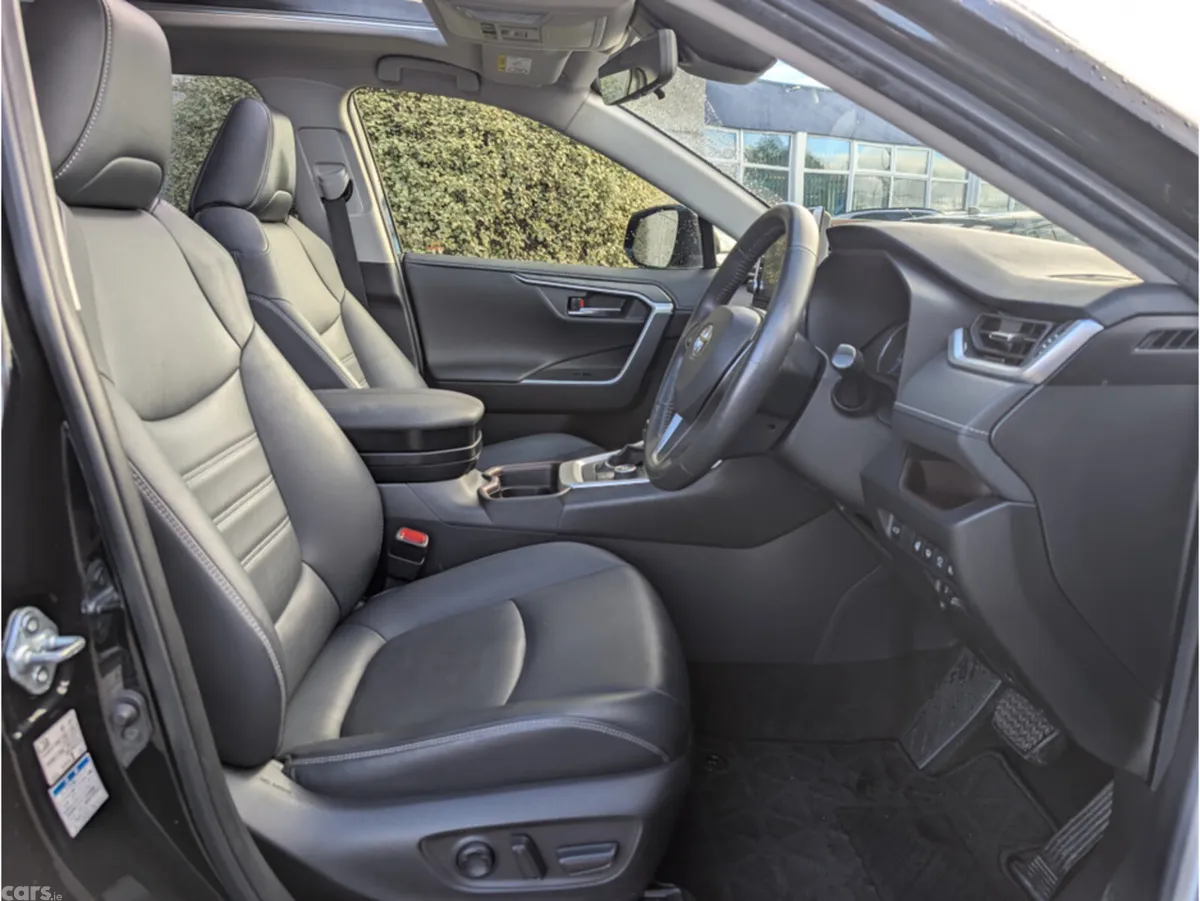 Toyota RAV4 SUV, Petrol Hybrid, 2021, Black