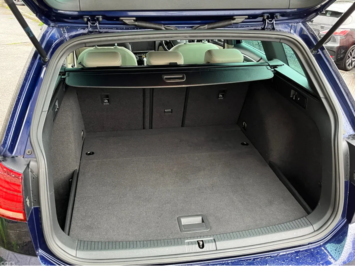 Volkswagen Golf Estate, Diesel, 2019, Blue