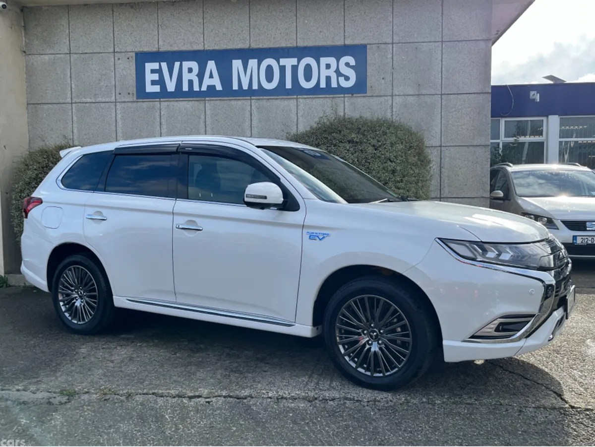 Mitsubishi Outlander SUV, Petrol Plug-in Hybrid, 2021, White