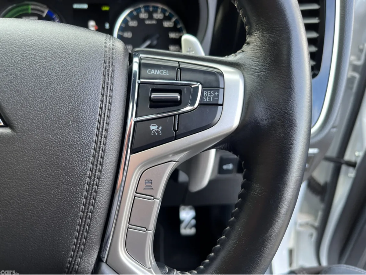 Mitsubishi Outlander SUV, Petrol Plug-in Hybrid, 2021, White