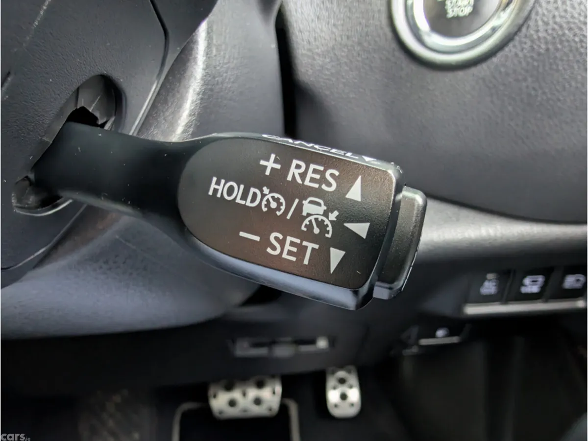 Toyota C-HR SUV, Petrol Hybrid, 2023, Red