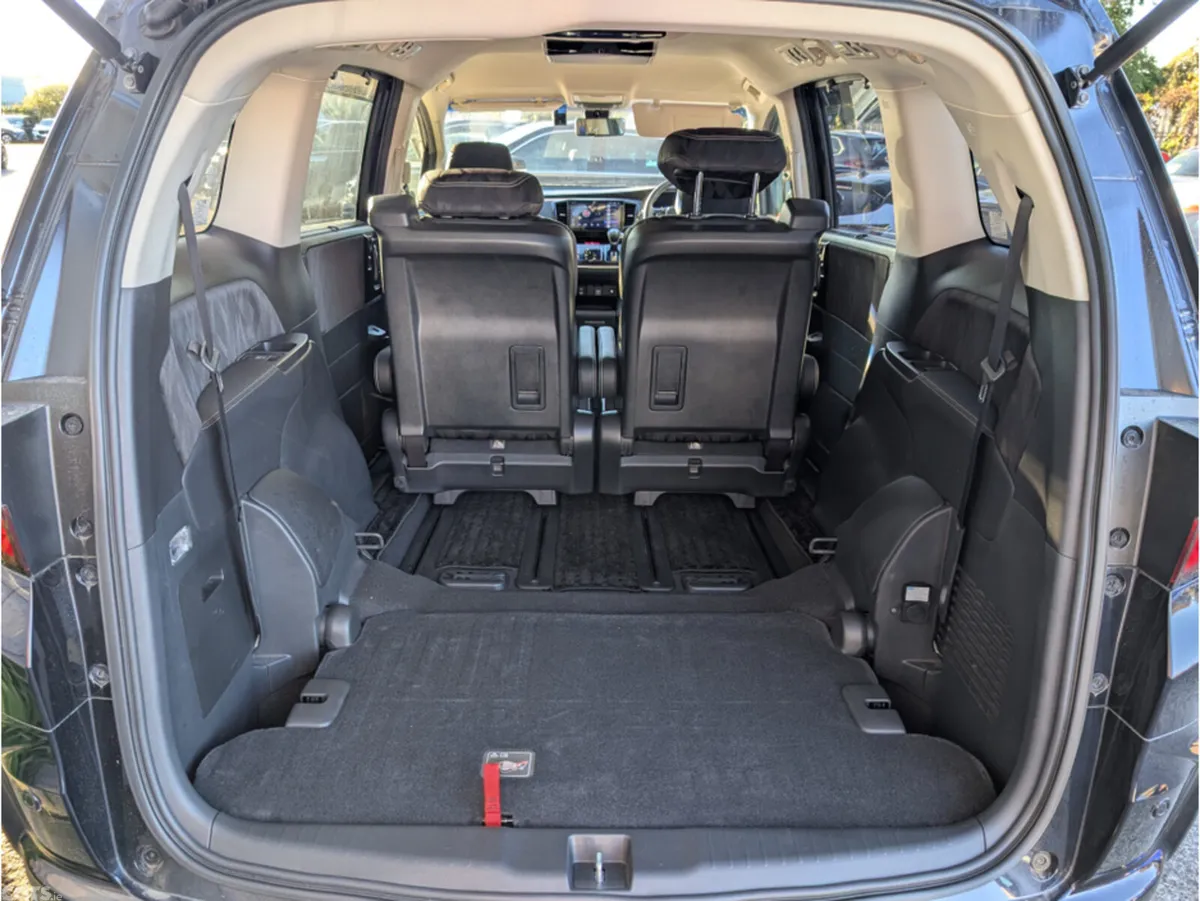 Honda Odyssey MPV, Petrol Hybrid, 2019, Blue