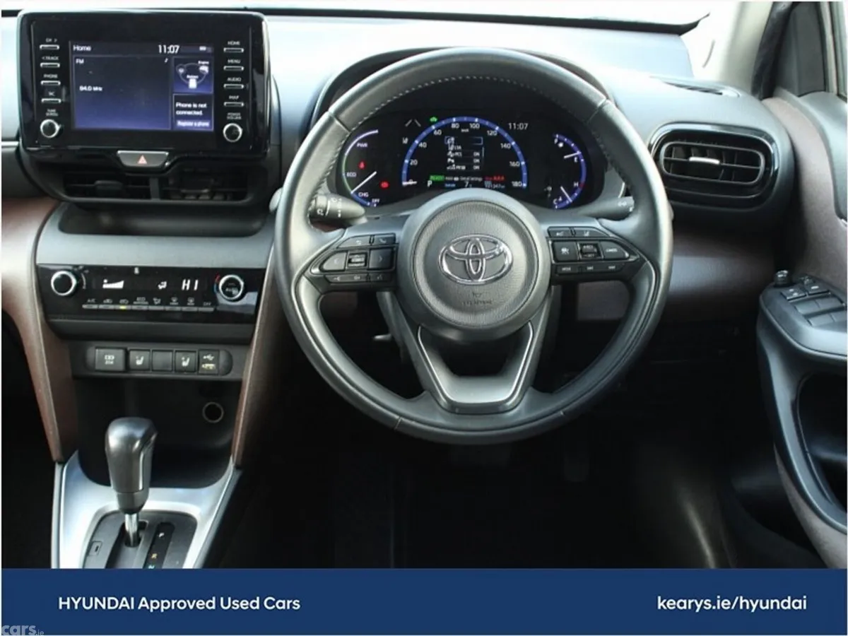 Toyota Yaris Cross Hatchback, Petrol Hybrid, 2021, Black