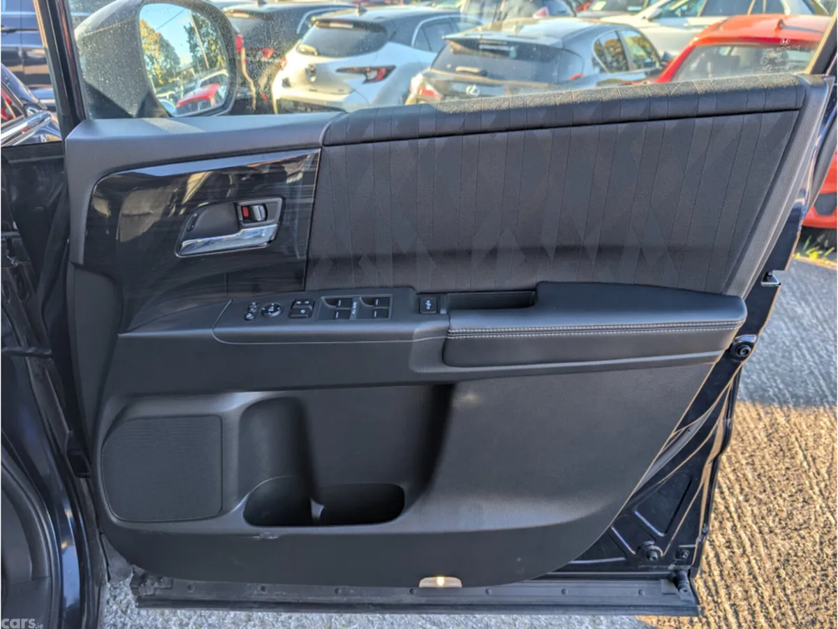 Honda Odyssey MPV, Petrol Hybrid, 2019, Blue