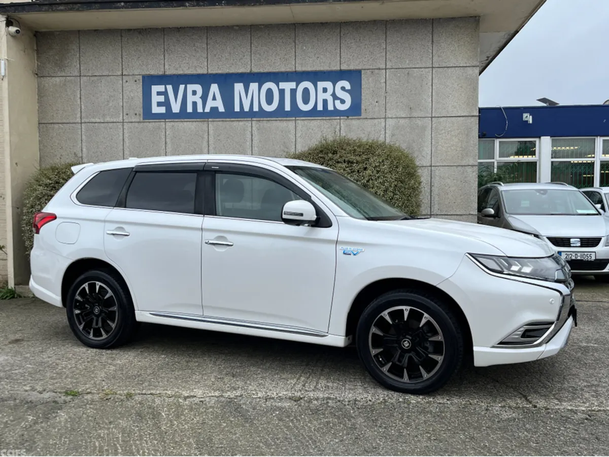 Mitsubishi Outlander SUV, Petrol Plug-in Hybrid, 2019, White
